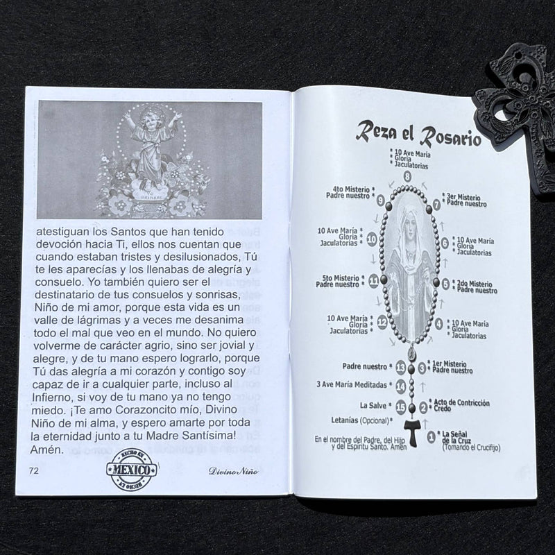 Compendio de Oraciones al Divino Niño Jesus Softcover Book