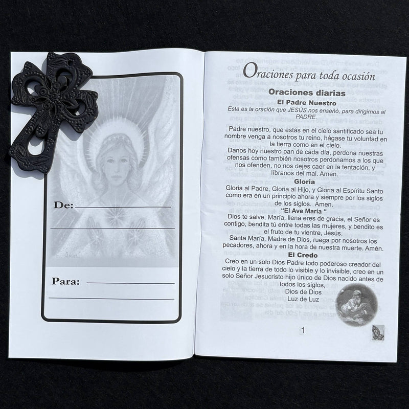 Oraciones para Toda Ocasión y El Santo Rosario Book