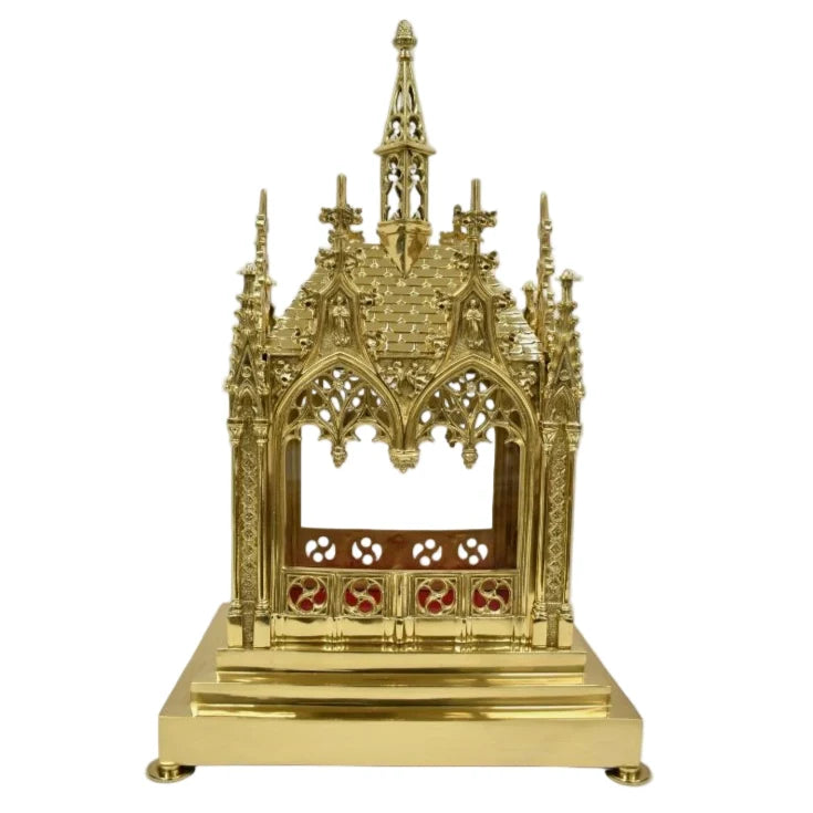 Santuario de reliquias grandes de estilo gótico francés tradicional