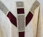 21516 - The Light Chasubles on Jacquard Fabric