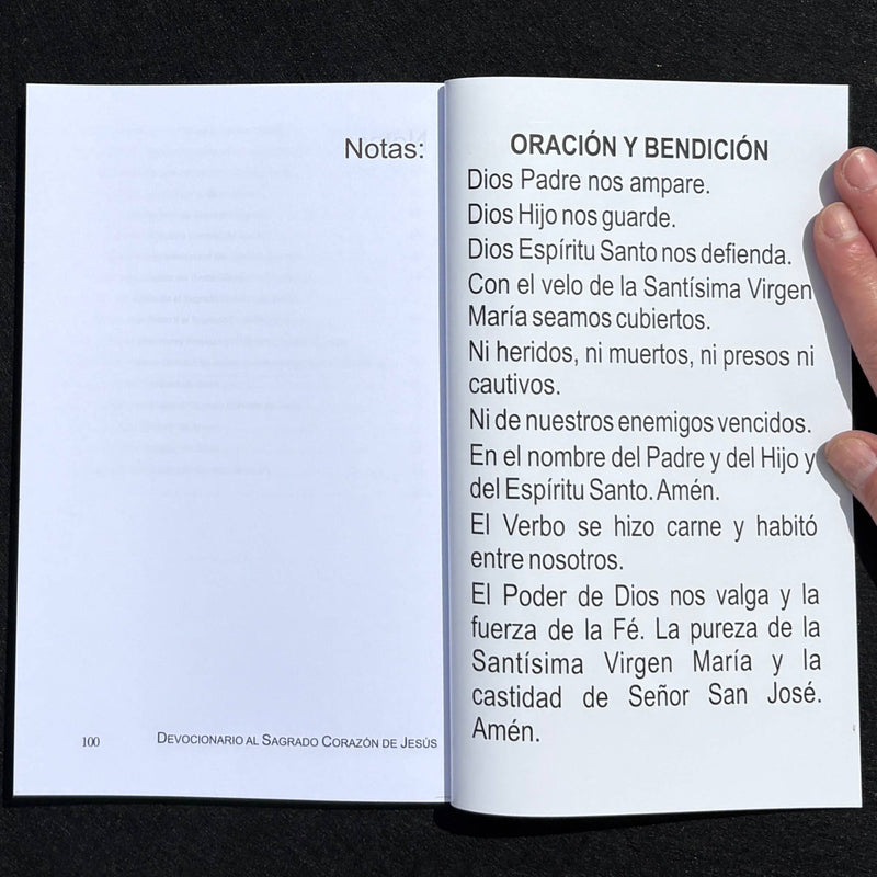 Devocion al Sagrado Corazon de Jesus Softcover Book