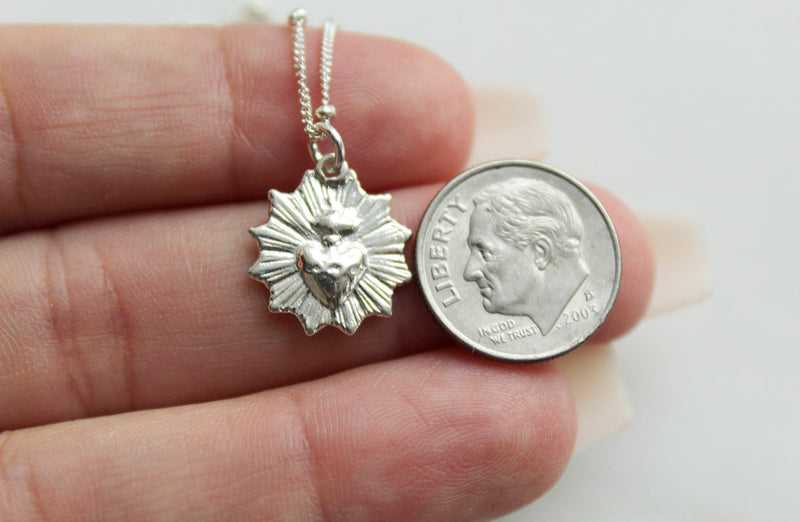 Sacred Heart minimalist scalloped necklace in sterling silver