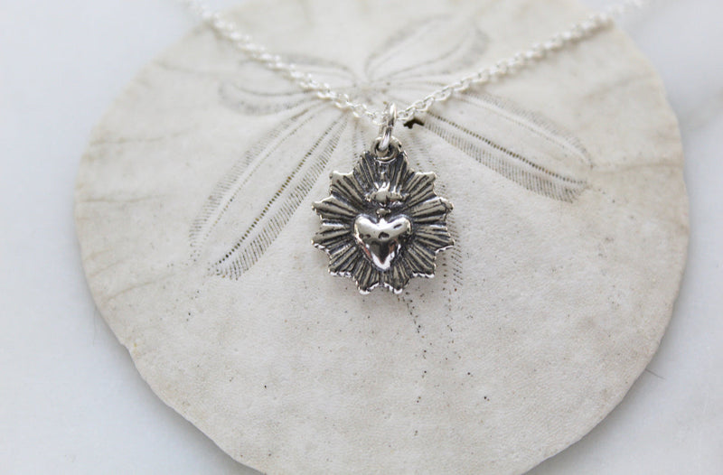 Sacred Heart minimalist scalloped necklace in oxidized silver