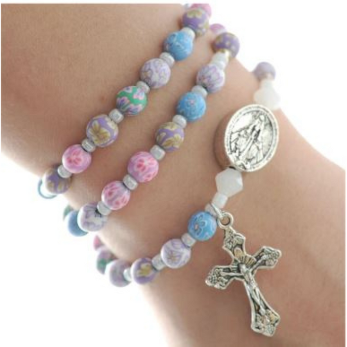 Pulsera envolvente de rosario completo giratorio con piedras preciosas de arcilla multicolor