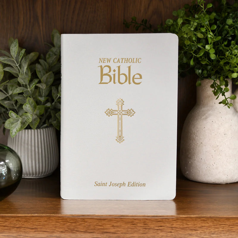 St. Joseph New Catholic Bible (Gift Edition-Personal Size) - White