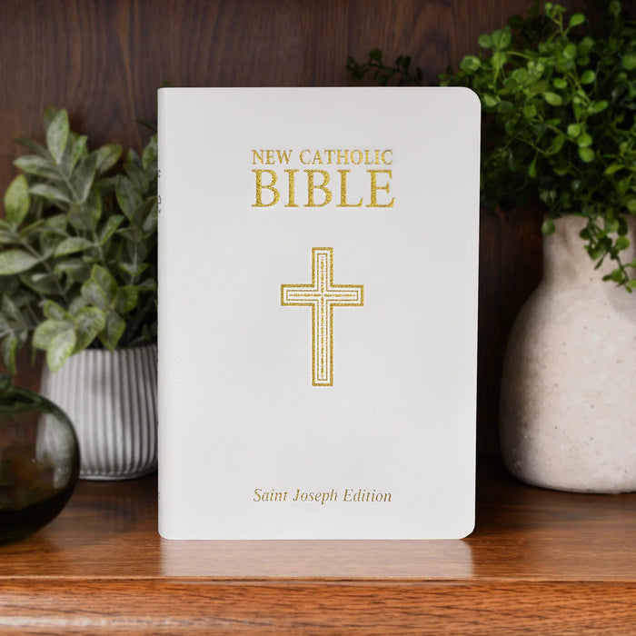 Nueva Biblia Católica de San José (Edición de regalo-Tamaño personal) - Cuero regenerado blanco