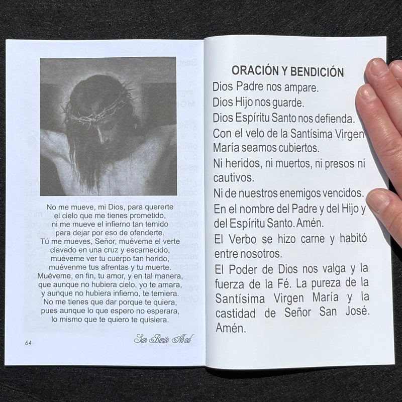 Devocionario a San Benito Abad Softcover Book