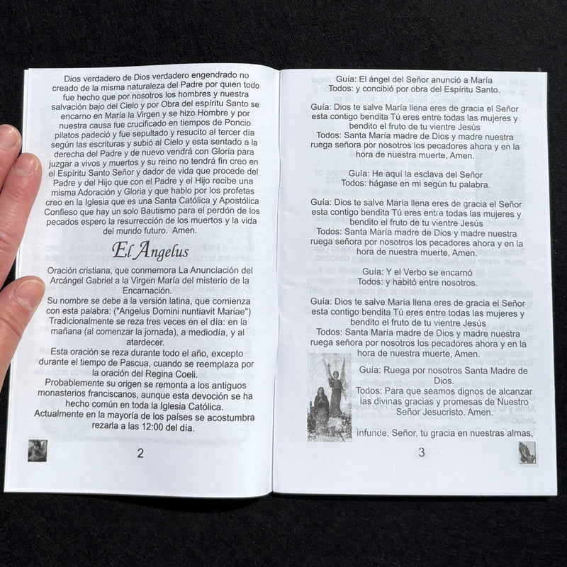 Oraciones para Toda Ocasión y El Santo Rosario Book