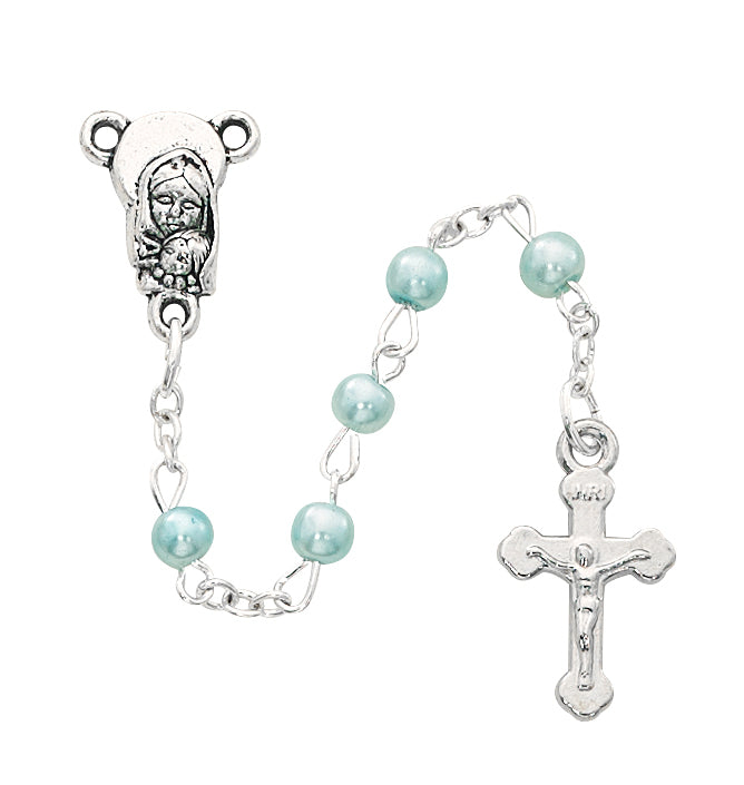 Crucifijo y centro de buey plateado con rosario de perlas azules de 4 mm