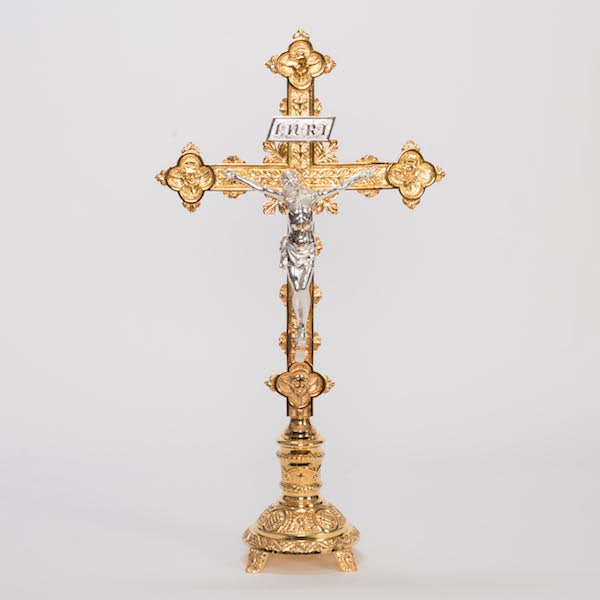 Crucifijo de altar adornado tradicional de 24"