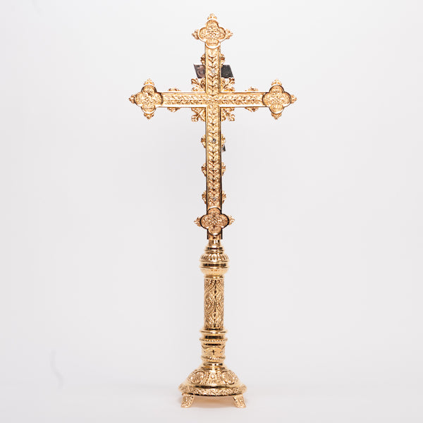 Crucifijo de altar adornado tradicional de 31"