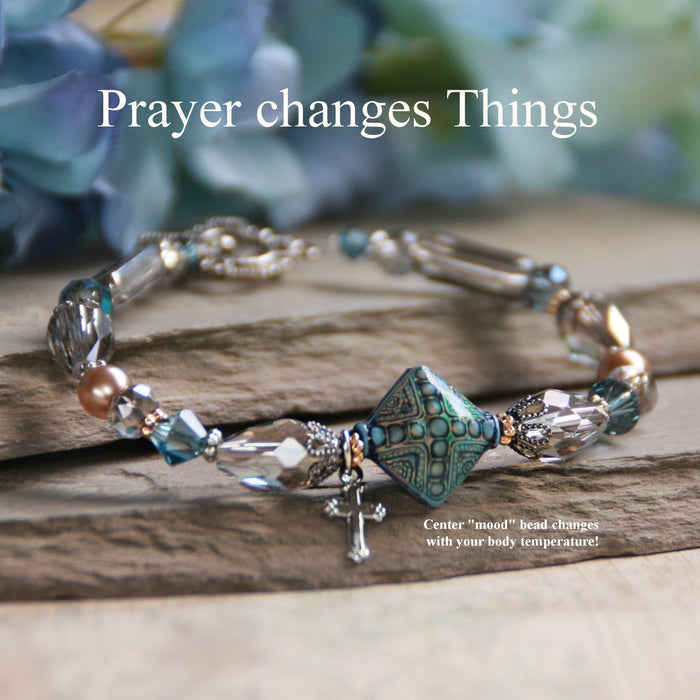 Center Mood Bead changes colors! "Prayer Changes Things" Bracelet