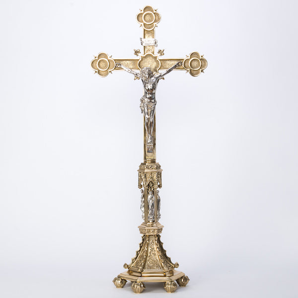 Crucifijo de altar grande de estilo gótico tradicional