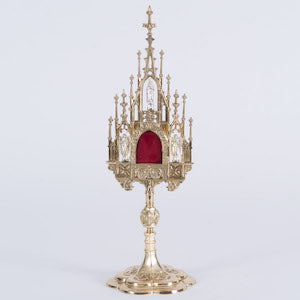 Relicario de estilo gótico tradicional de latón macizo