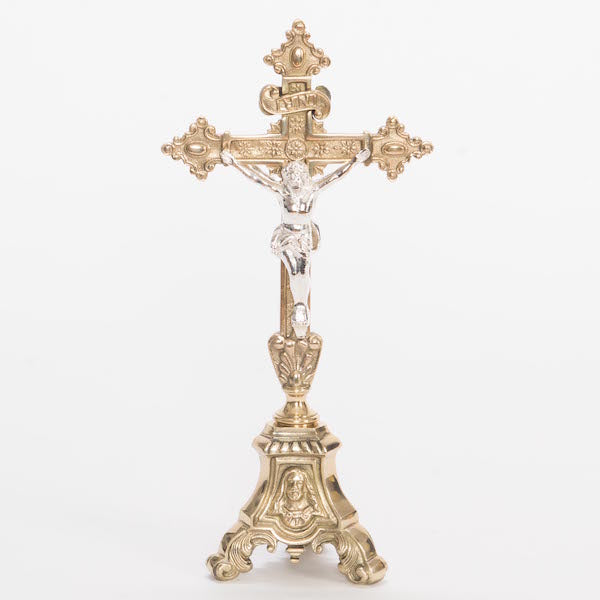Crucifijo de altar tradicional de la Sagrada Familia
